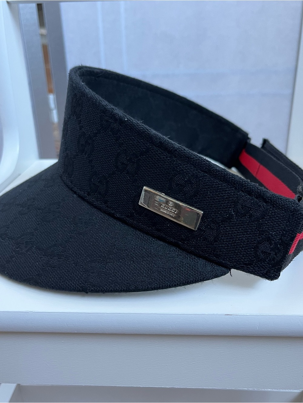 Gucci Black GG Monogram Visor Hat Red Green Stripe Adjustable - Picture 2 of 7